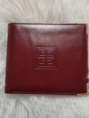 GIVENCHY Luxury Burgundy Leather Bi-Fold Wallet! Gold Corner Accents! Looks New!
